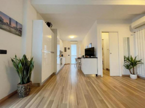 Duplex Apt for 4 near Milan Metro